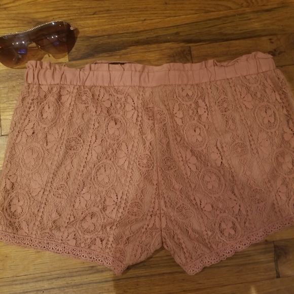 Shorts - Picture 2 of 3